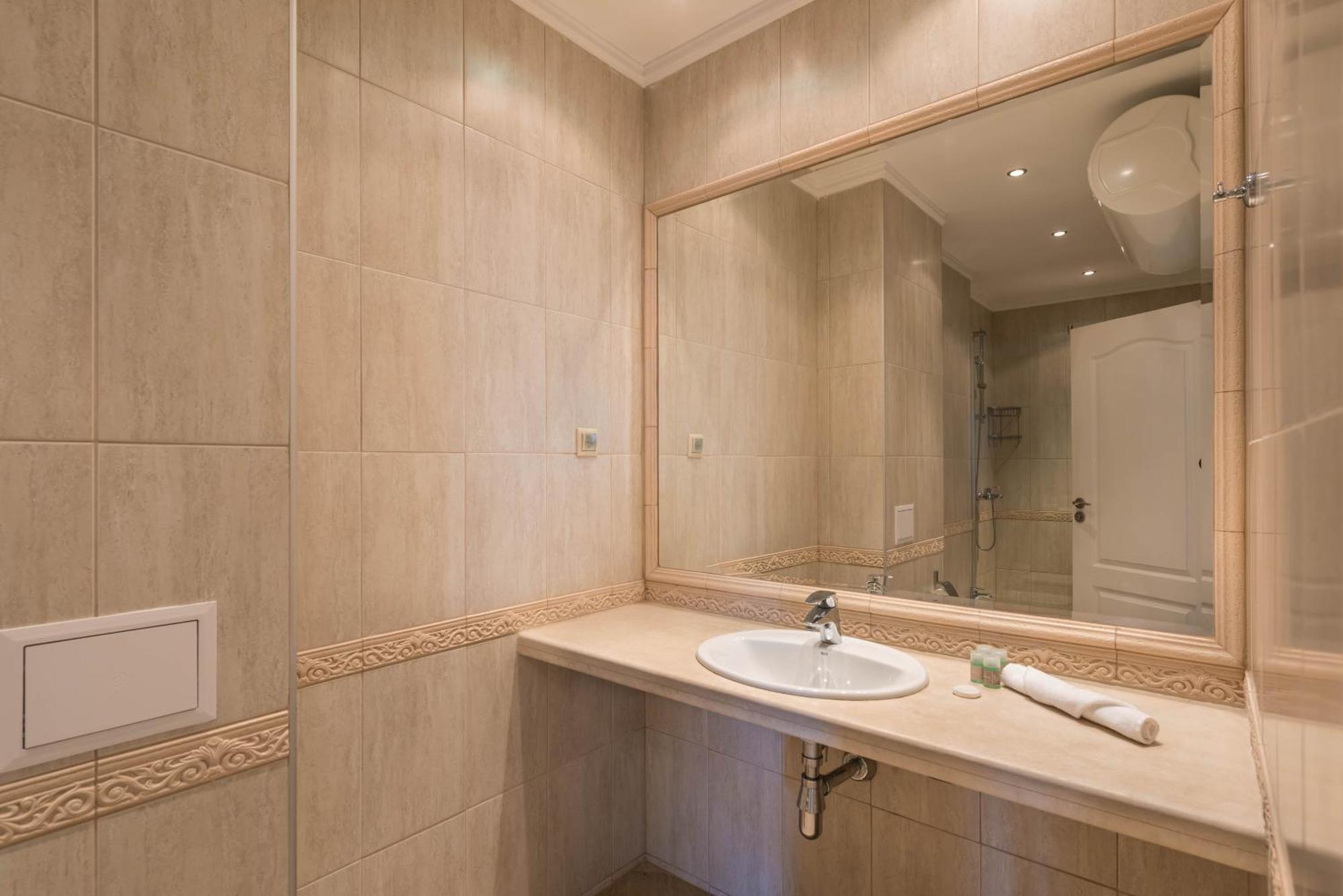 Luxurious And Panoramic Apartments At The Beach In La Mer Complex Golden Sands Luaran gambar