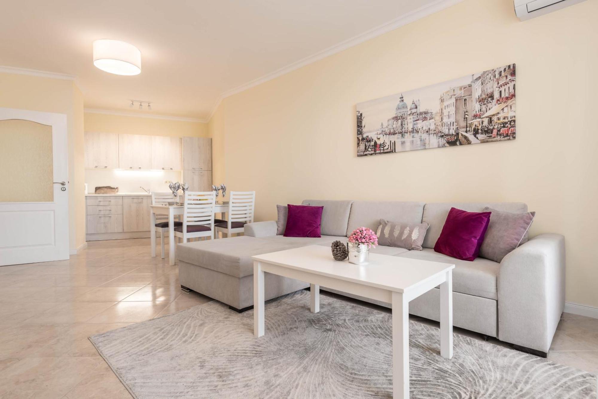 Luxurious And Panoramic Apartments At The Beach In La Mer Complex Golden Sands Luaran gambar