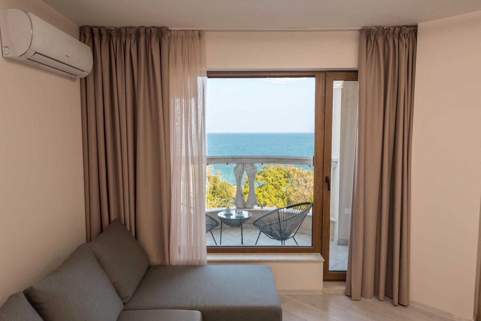 Luxurious And Panoramic Apartments At The Beach In La Mer Complex Golden Sands Luaran gambar