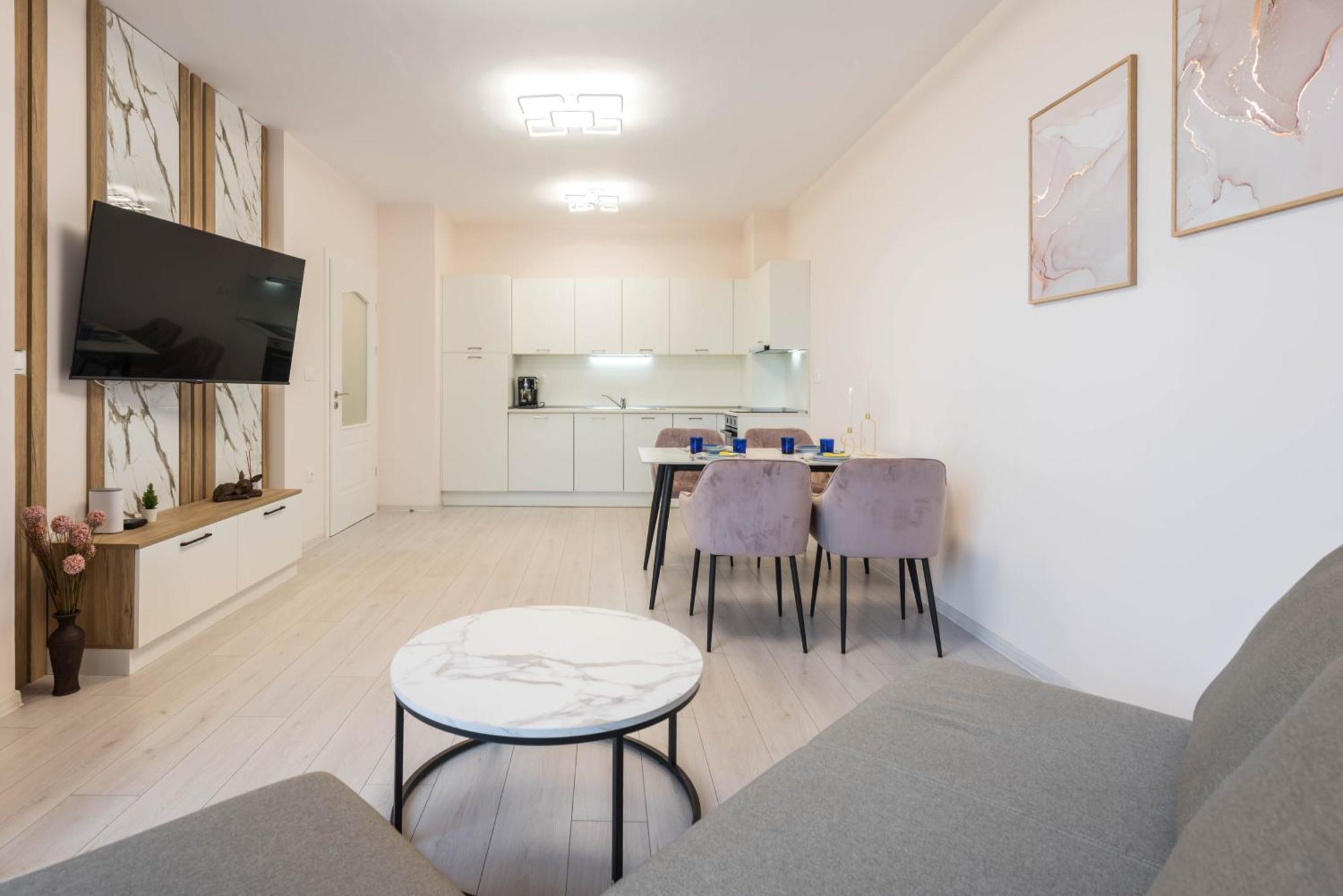 Luxurious And Panoramic Apartments At The Beach In La Mer Complex Golden Sands Luaran gambar